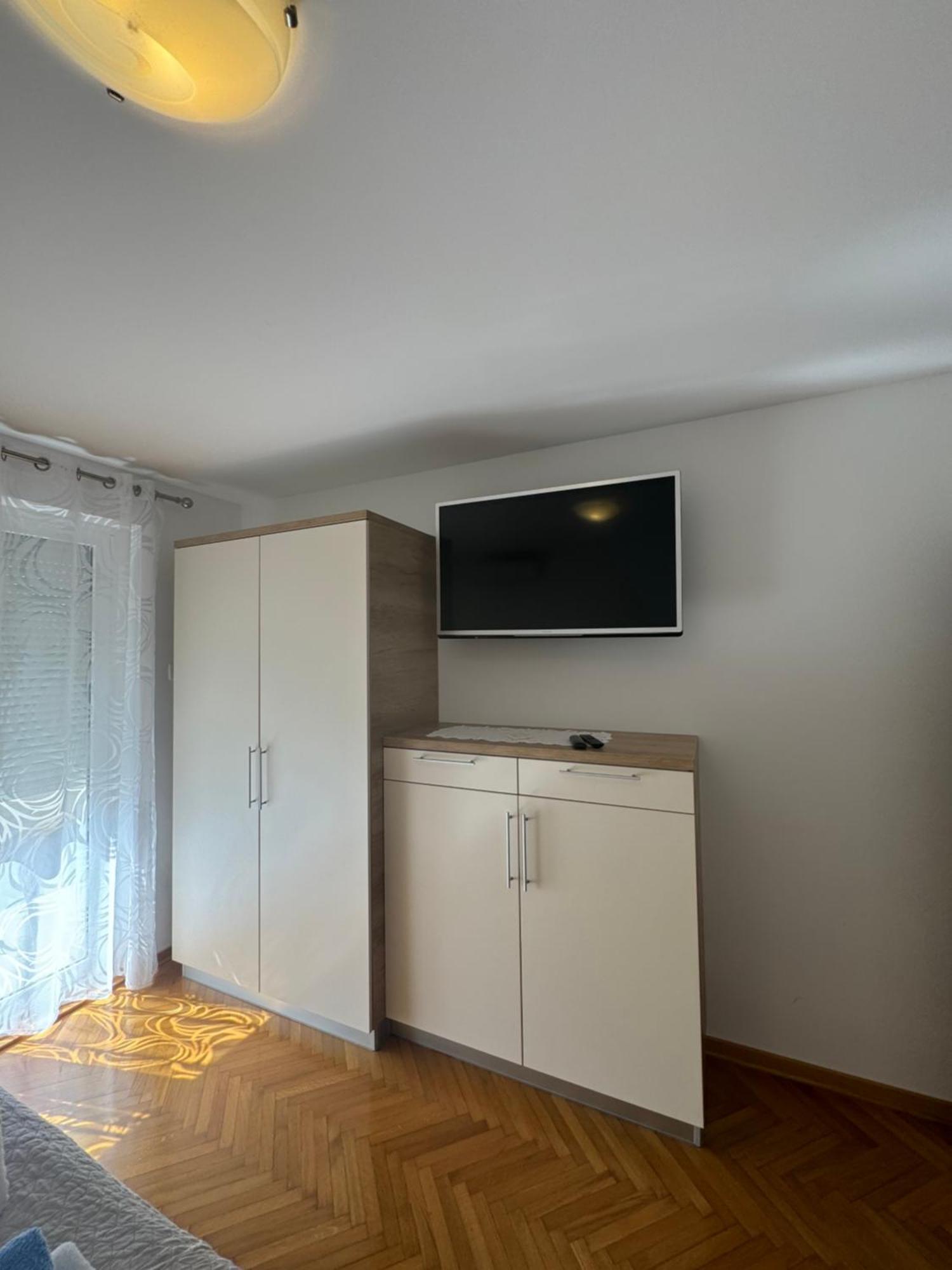 Apartments And Rooms Orazem Zoro ポルトローシュ エクステリア 写真